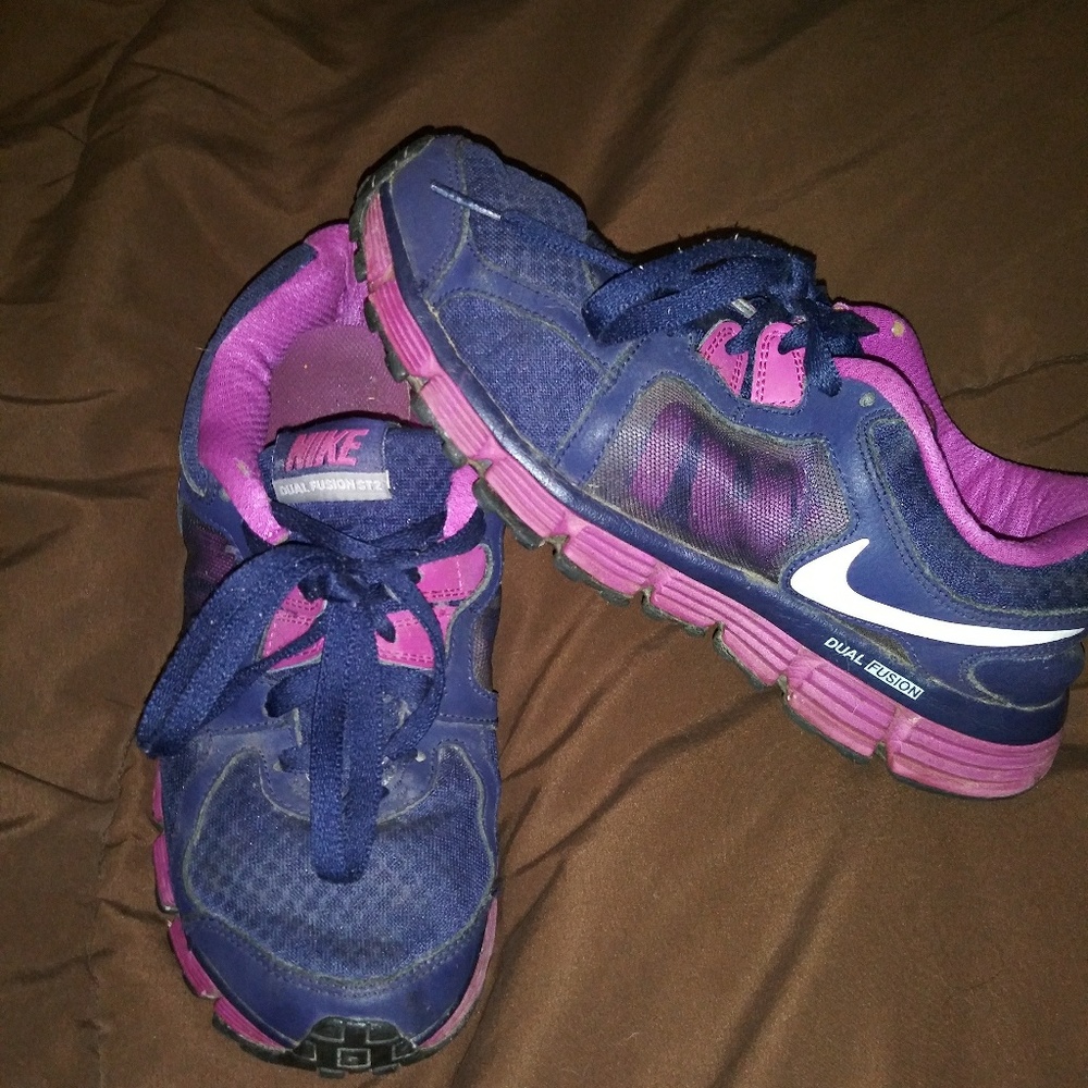 8.5 Nike dual Fusion